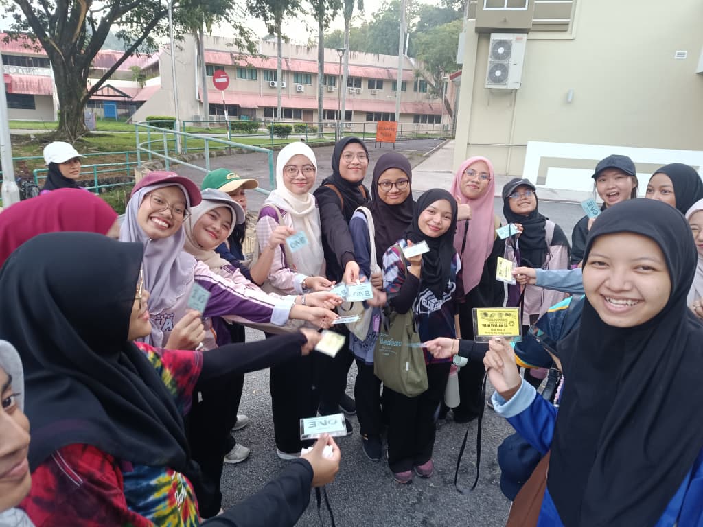 BEACH CLEAN UP BUILDS NETWORK AND RESPONSIBILITIES 1